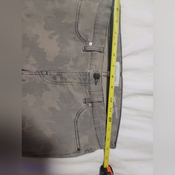 HENRY & BELLE Super Skinny Distressed Combat Print Jean - Picture 9 of 13